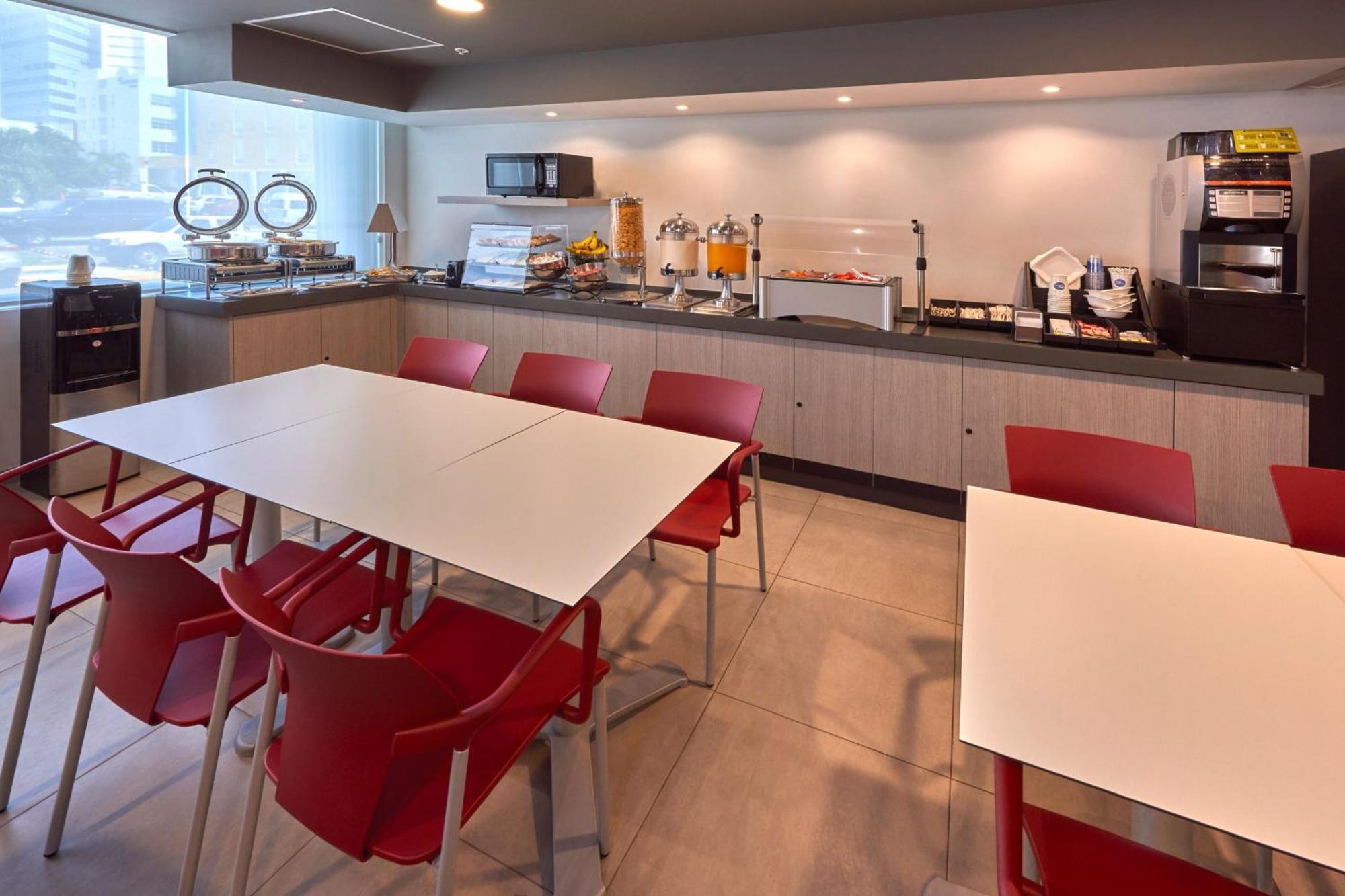City Express Junior By Marriott Juarez Consulado Εξωτερικό φωτογραφία